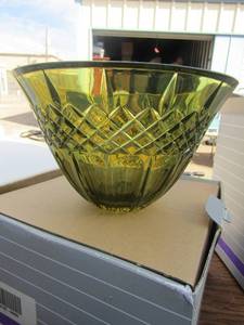 lot 12 image: MARQUIS by WATERFORD  Shelton Olive bowl 8 NIB