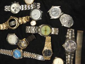 lot 188 image: bag of watches and parts