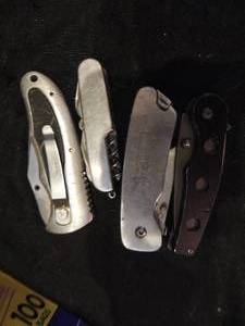 lot 197 image: POCKET KNIVES X 3  & 1 FOLDING BOX CUTTER