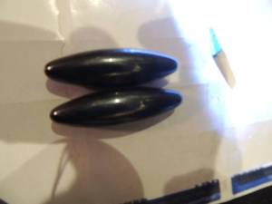 lot 237 image: BLACK MAGNETS - 2.5 L black x 2