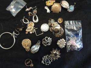 lot 87 image: grab bag of earrings  some pairs and singles