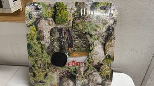 lot 75 image: HearthSong Fantasy Forts 16 Panels Stone