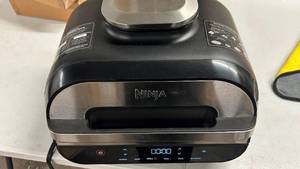 lot 151 image: Ninja Foodi Smart XL Grill (works great)