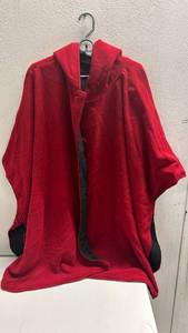 lot 180 image: Plow & Hearth Over Coat Hoodie Reversible Red