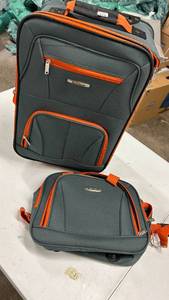 lot 183 image: Rockland 2pc Carry on Luggage Set