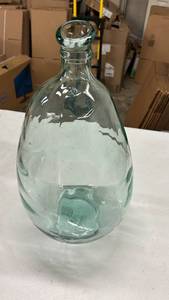 lot 206 image: Glass Balloon Vase 19