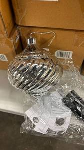 lot 220 image: ONISL Shatterproof Ornament 65K36 1pc