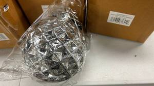 lot 230 image: BALSL Shatterproof Ornament 65K36 1pc
