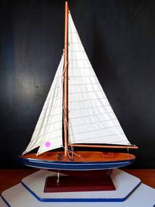 lot 59 image: ANOTHER GREAT WOODEN SAILING SHIP WITH CANVAS SAILS AND DECK APPOINTMENTS - 24 INCHES TALL $$