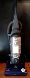lot 118 image: Bissell PowerForce Helix Bagless Upright Vacuum Model 12B1 - TESTEDWORKS