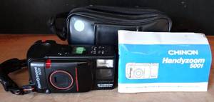 lot 127 image: VINTAGE Chinon Handyzoom 5001 35-70 mm Camera with Case $$