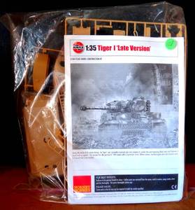 lot 128 image: Airfix Products A1364 135 Tiger I Late Version Tank Plastic Model Kit - COMPLETENO BOX $$