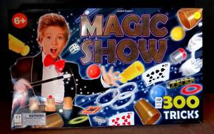 lot 154 image: HANKY PANKY 300 TRICK MAGIC SHOW