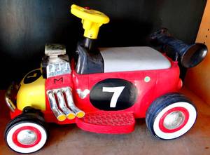 lot 159 image: VINTAGE Huffman (Huffy) Disney Mickey Ride-On Quad 19328