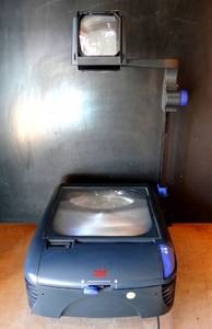 lot 183 image: 3M 1800 SERIES OVERHEAD PROJECTOR 3000 LUMENS - WORKS GREAT $$