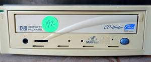 lot 192 image: VINTAGE HP CD WRITER PLUS 9200 SERIES DISC DRIVE