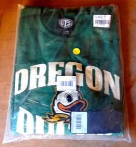 lot 205 image: UNIVERSITY OF OREGON DUCKS FLEECE LINED SWEATSHIRT - NEW SIZE XL