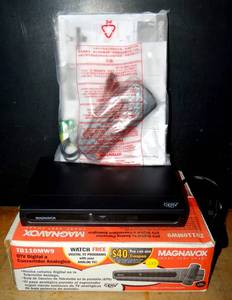 lot 233 image: Magnavox TB110MW9 DTV Digital Analog Converter wRemote - NEWOPEN BOX