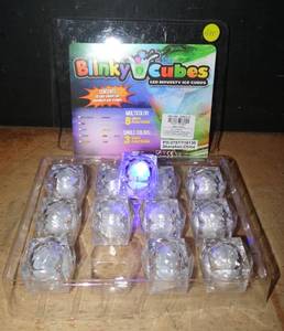 lot 235 image: BLINKY CUBES - SET OF 12 PURPLE FLASHING NOVELTY ICE CUBES (WATERPROOF)
