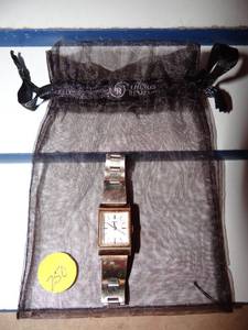 lot 250 image: VINTAGE SEIKO WOMENS STAINLESS WATCH
