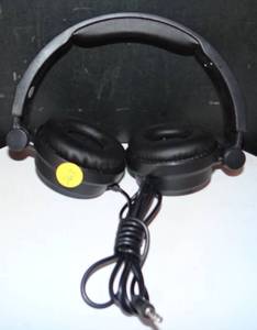 lot 263 image: AT&T WIRE HEADPHONES