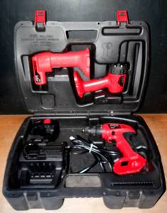 lot 308 image: SKIL 3 TOOL 12 VOLT POWER COMBO SET IN HARD CASE - AIR GUN, FLASHLIGHT & DRILL W1 BATTERY & CHARGER