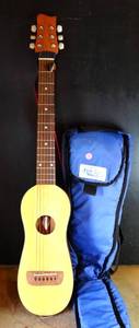 lot 368 image: Early Winters Travel Guitar (NECK & BODY ONE PIECE) GREAT SOUND $$