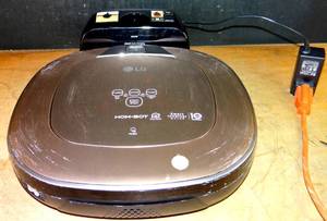 lot 384 image: LG Hom-Bot Square Turbo Robotic Vacuum with Dual Eye 2.0 Mapping - POWER TESTED GOOD