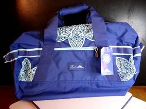 lot 404 image: NEW WTAGS - High Sierra� 124917-8110 - Life Is Good 20 x 10 x 10 Vintage Blue Travel Bag