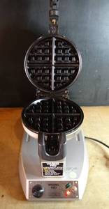 lot 471 image: Waring Pro WMK300A Brushed Stainless Professional Belgian Waffle Maker - TESTEDGOT HOT