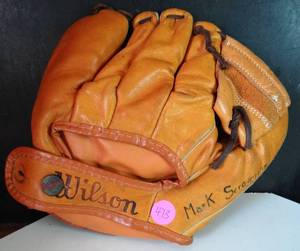 lot 473 image: RARE VINTAGE 1950s Bill Tuttle Wilson A2170 Ball Hawk Baseball Glove $$