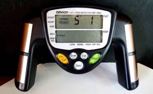 lot 478 image: Omron HBF-306C Hand Held Portable Fat Loss Monitor BMI Fat Percentage - POWER TESTED GOOD