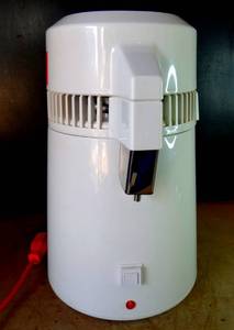 lot 543 image: VEVOR BST-007 WATER DISTILLER - POWER TESTED GOOD