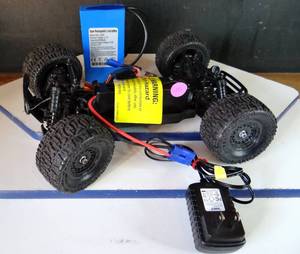 lot 491 image: RC CHASSIS & BATTERY AS SHOWN