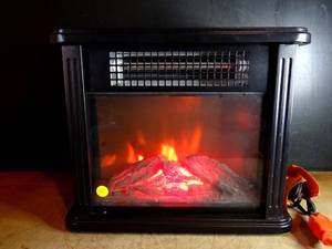 lot 517 image: TF-1313m Metal Cabinet Quartz Tube Table Electric Fireplace Heater - TESTEDWORKS