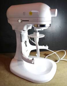 lot 523 image: Kitchenaid 5K5SSWH Heavy Duty Lift Bowl Mixer- White - TESTEDWORKS