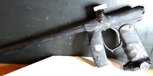 lot 351 image: BLACK INVERT PAINTBALL GUN