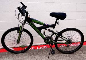 lot 550 image: BIG $ ITEM - OZONE GAUNTLET 500 MOUNTAIN BICYCLE