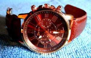 lot 588 image: ATTRACTIVE GENEVA MANS WATCH WLEATHER BAND AS SHOWN