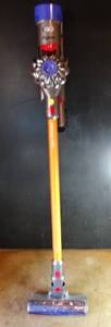 lot 607 image: DYSON ABSOLUTE CORDLESS VACUUM wCHARGER - WORKS