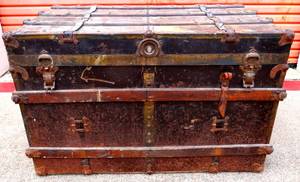 lot 654 image: SHOW STOPPER FINALE - VERY COOL ANTIQUE STEAMER TRUNK (MARKINGS M.C.W.)