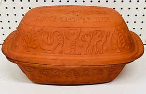 lot 28 image: Vintage Terra Cotta Romertoft 113 Clay BakerRoaster 4.2 Quart Pot WLid Made in West Germany
