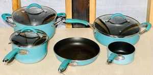 lot 38 image: 5-Piece The Pioneer Woman Cookware Set