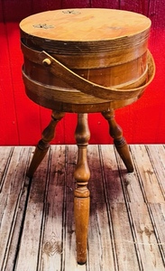 lot 22 image: AntiqueVintage Three-Legged Sewing Basket