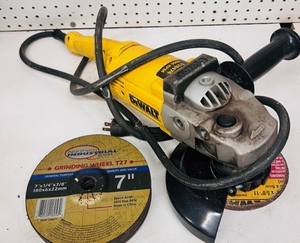 lot 24 image: DeWALT D28474 Heavy Duty 7 8000RPM 4HP Angle Grinder W 5 Additional Grinding Wheels