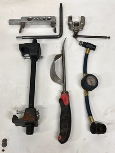 lot 108 image: Six Vintage Brake &amp Specialty Tools