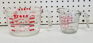 lot 112 image: Pyrex Four Cup &amp One Cup Glass Measuring Cups
