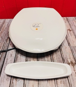 lot 137 image: George Forman Large Surface Grilling Machine Model GR30 W Two Drip Trays