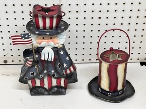 lot 143 image: Metal Candle Lantern Patriotic Decor