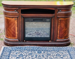 lot 179 image: Beautiful Electric Fireplace Heater WArea Rug